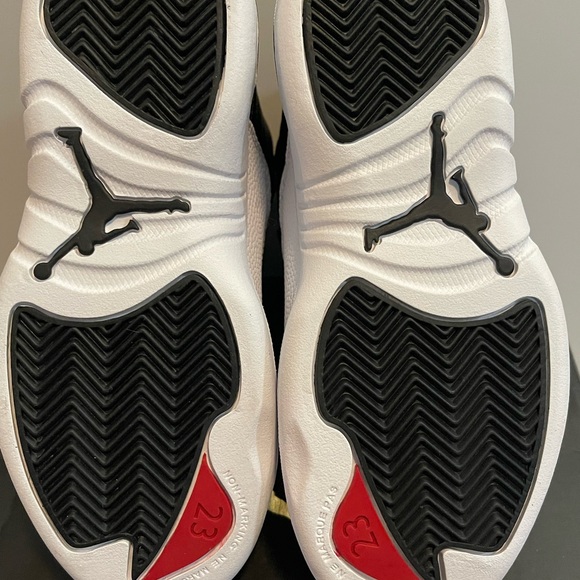Nike Jordan Retro 12 - Picture 6 of 8
